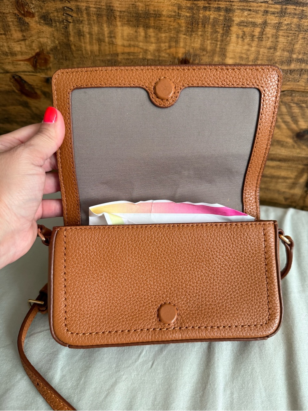 Marc Jacobs Tan Leather Pebbled Crossbody Bag - Picture 4 of 9